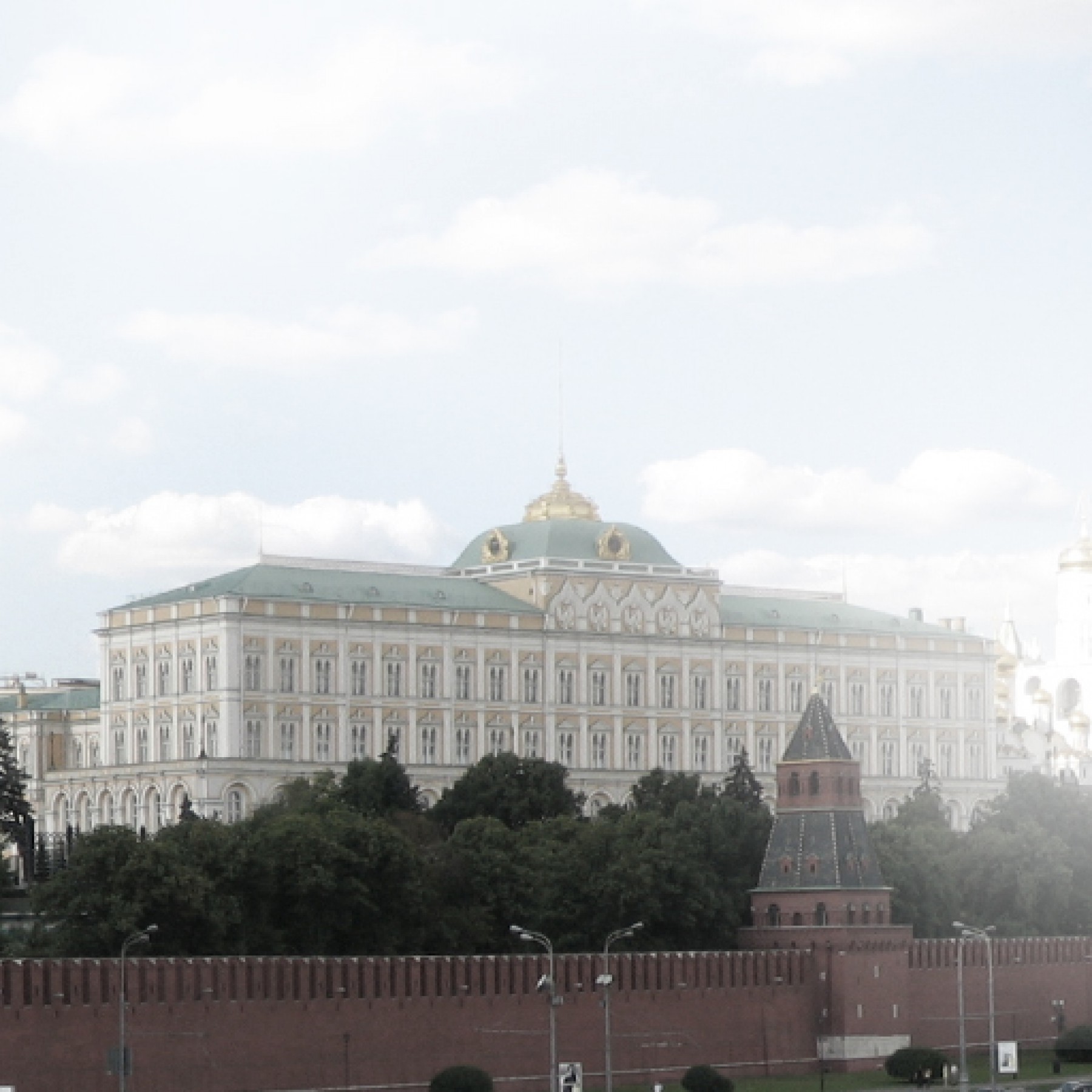 the-kremlin-travel-adults-main-location1