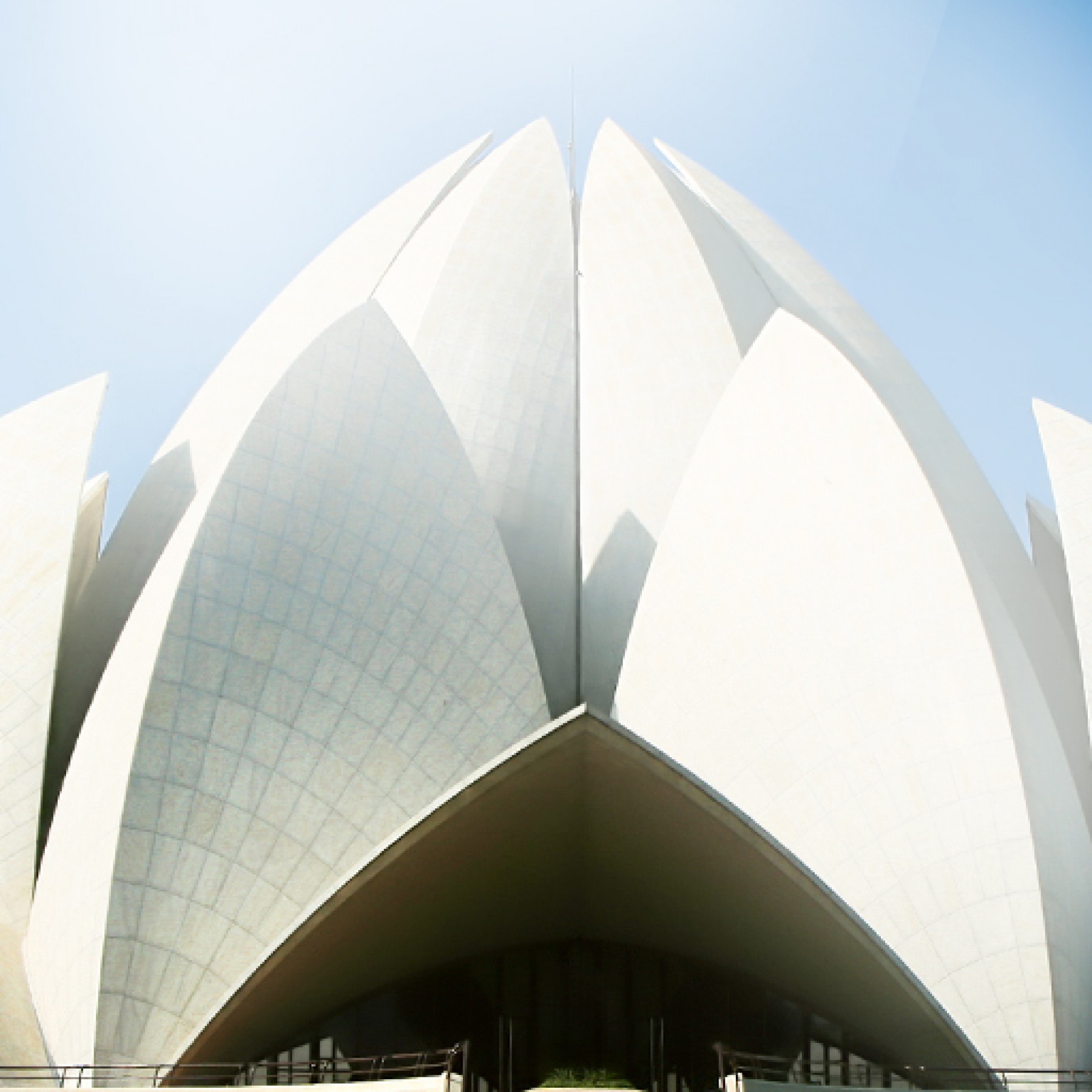 lotus-temple-new-delhi-history-travel-adults-main-location